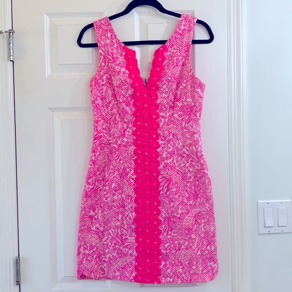 Lilly Pulitzer for Target dress size 6, fits more like a 4